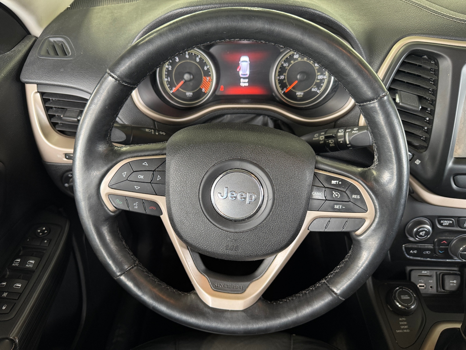 Thumbnail: 2015 Jeep Cherokee - 4