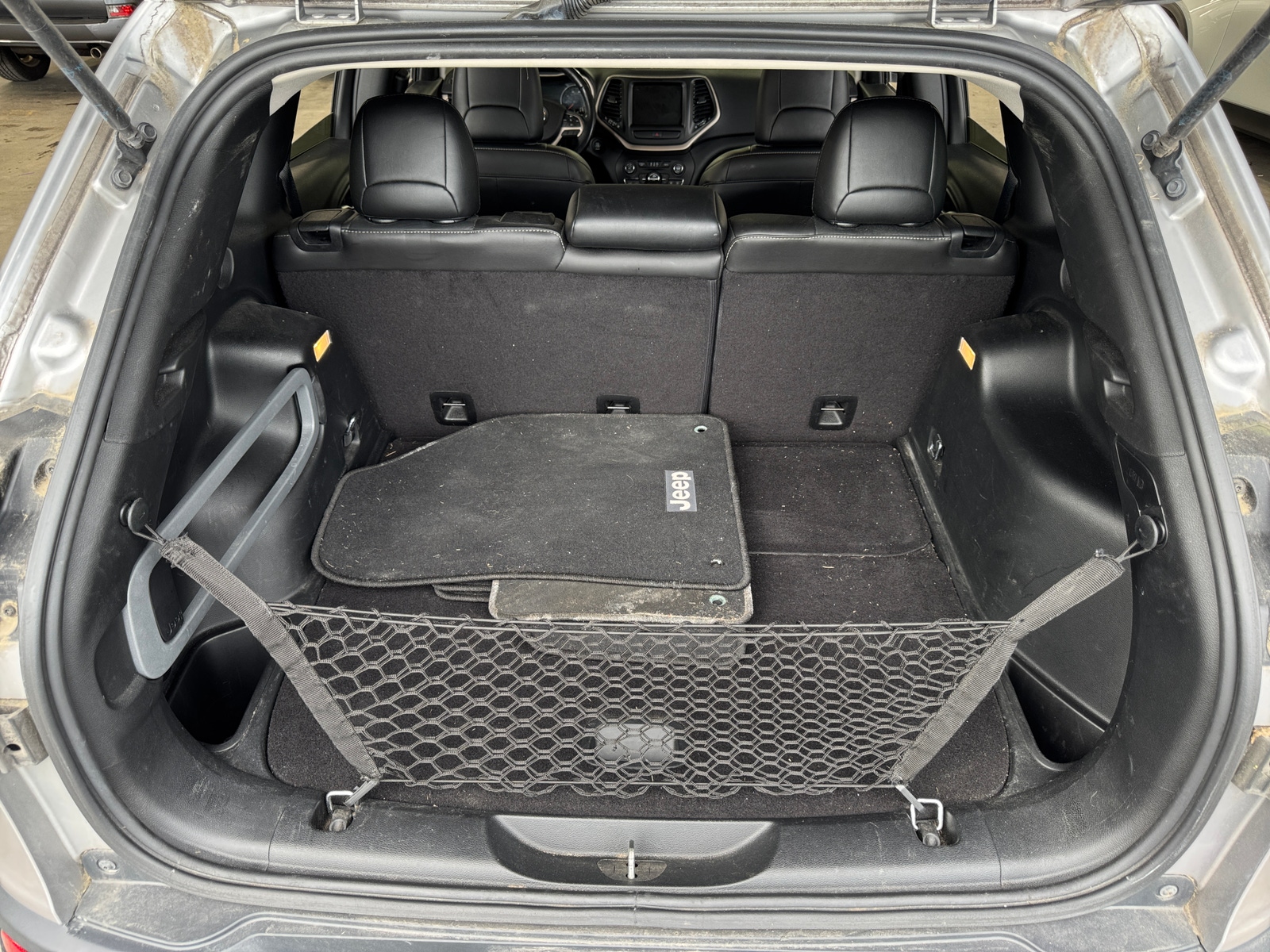 Thumbnail: 2015 Jeep Cherokee - 6