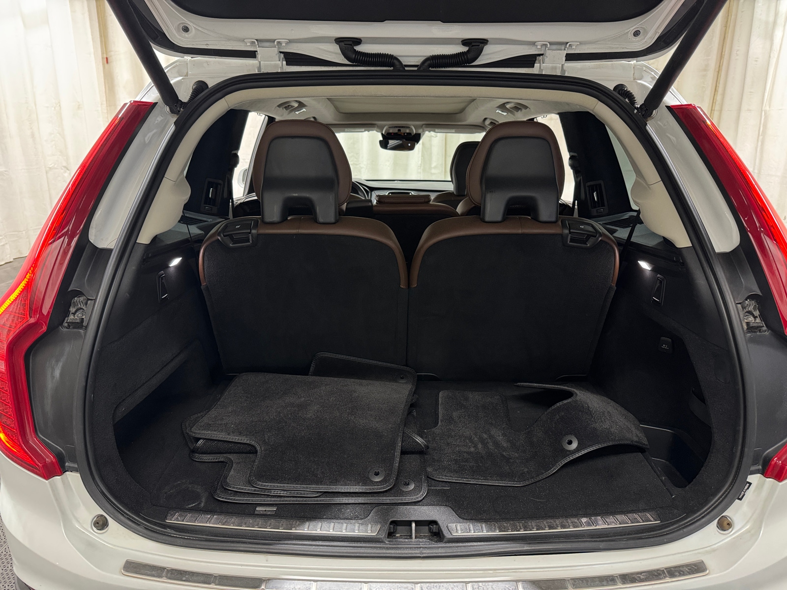 Thumbnail: 2019 Volvo XC90 - 6