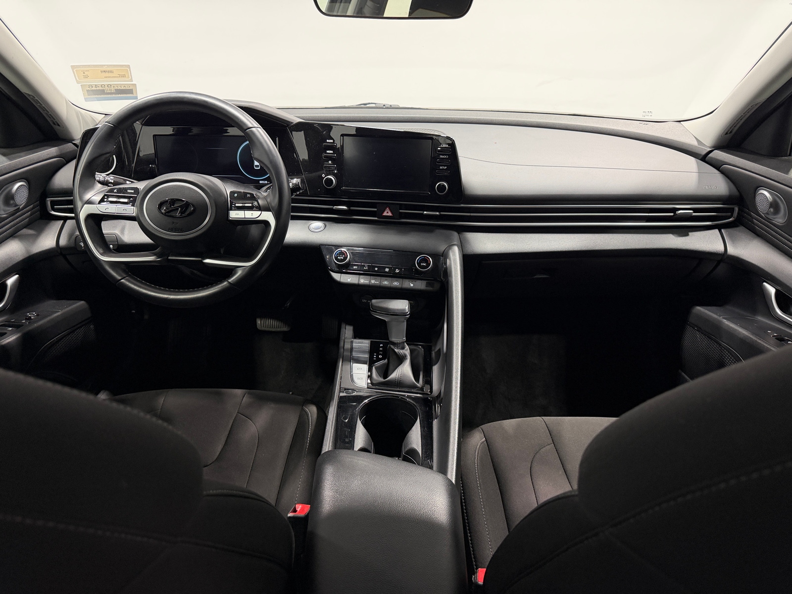 Thumbnail: 2022 Hyundai Elantra - 3
