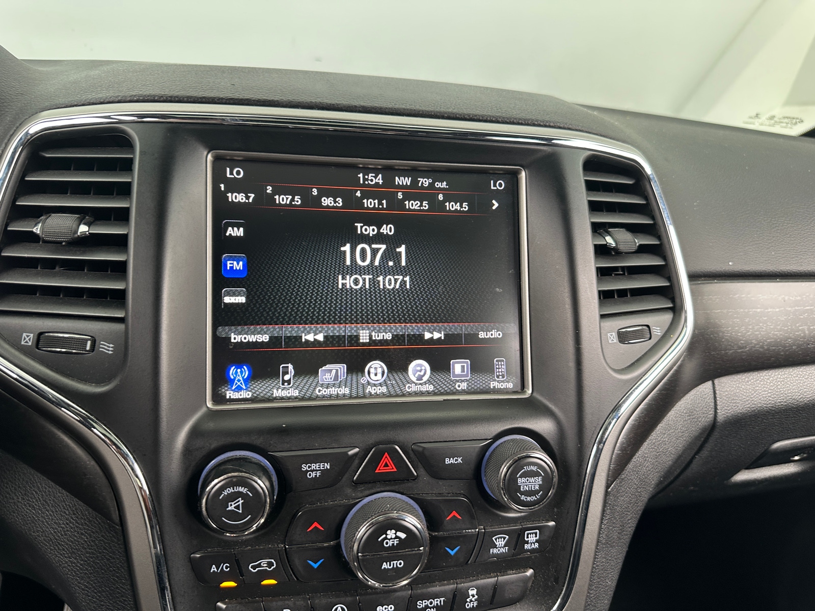 Thumbnail: 2017 Jeep Grand Cherokee - 4