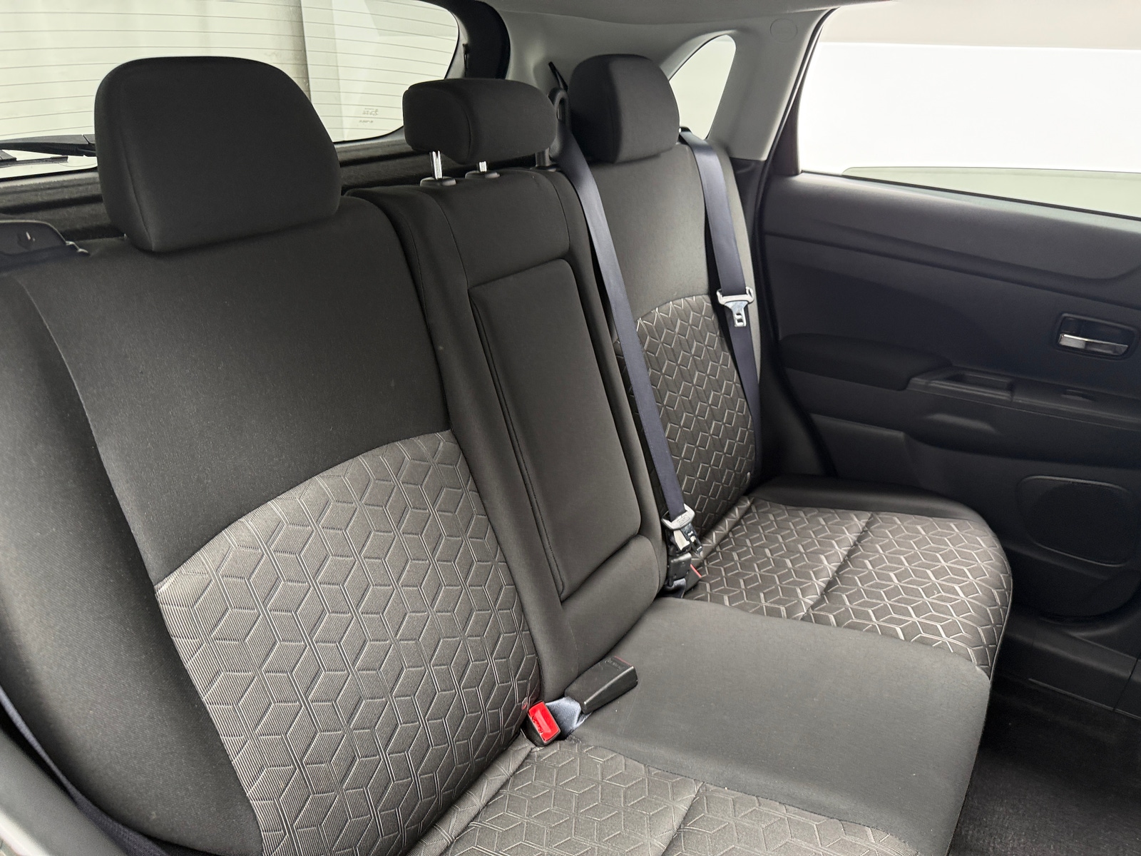 Thumbnail: 2023 Mitsubishi Outlander Sport - 6