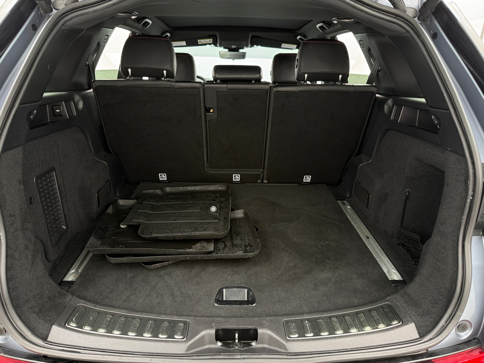 Thumbnail: 2020 Land Rover Discovery Sport - 6