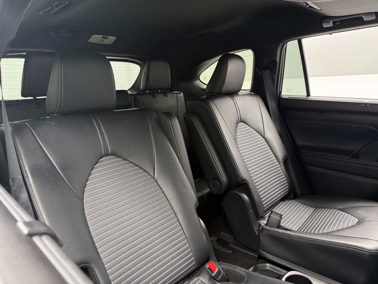 Thumbnail: 2025 Toyota Highlander - 5