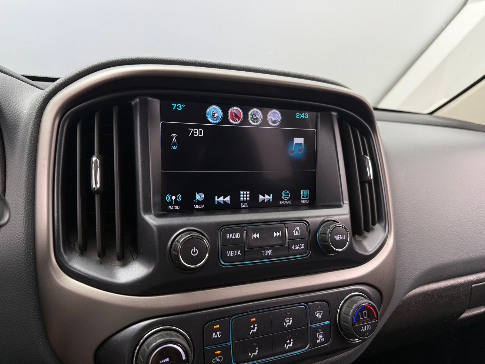 Thumbnail: 2016 Chevrolet Colorado - 4