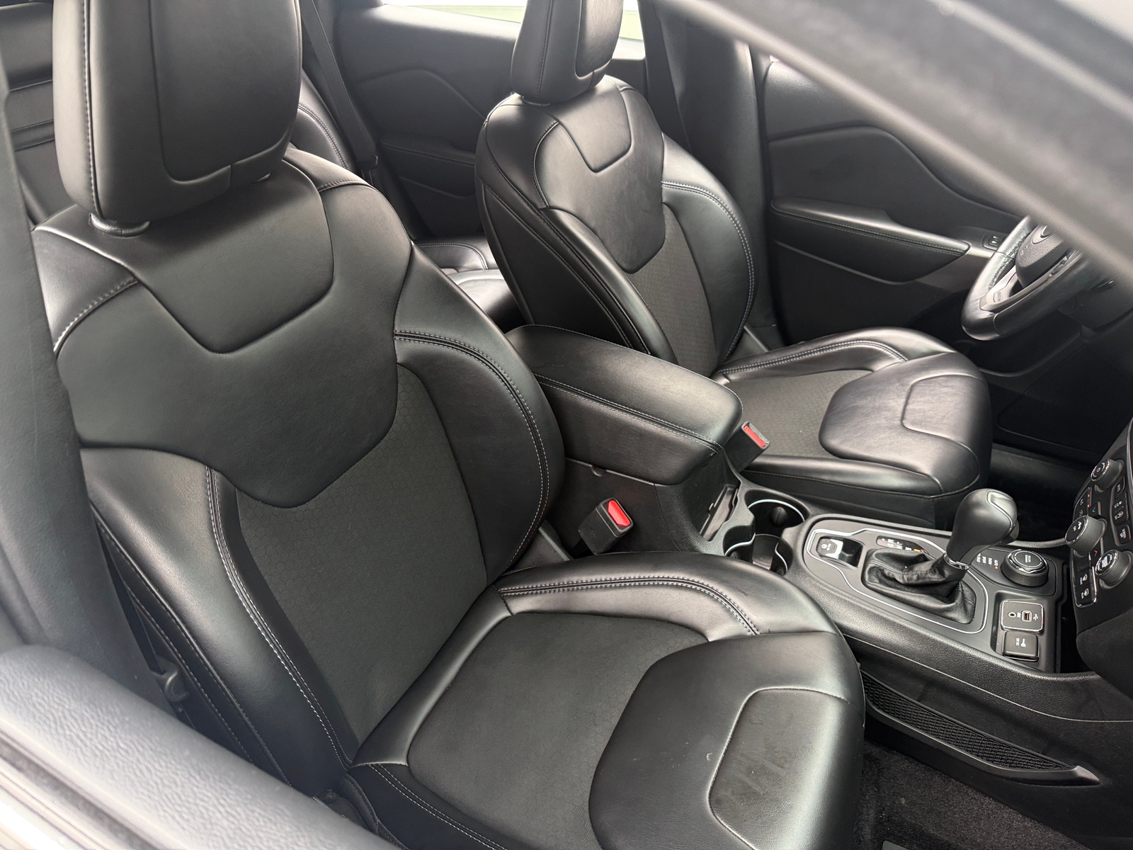 Thumbnail: 2019 Jeep Cherokee - 2