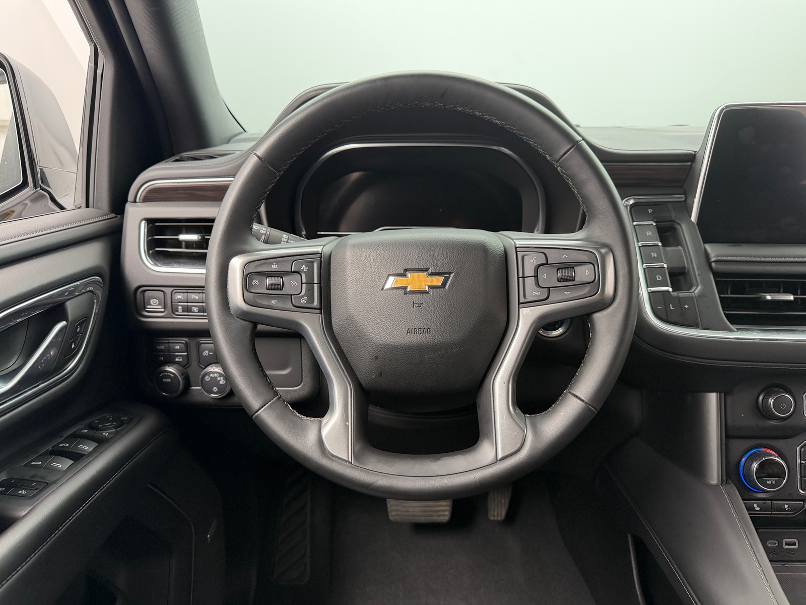 Thumbnail: 2023 Chevrolet Tahoe - 4