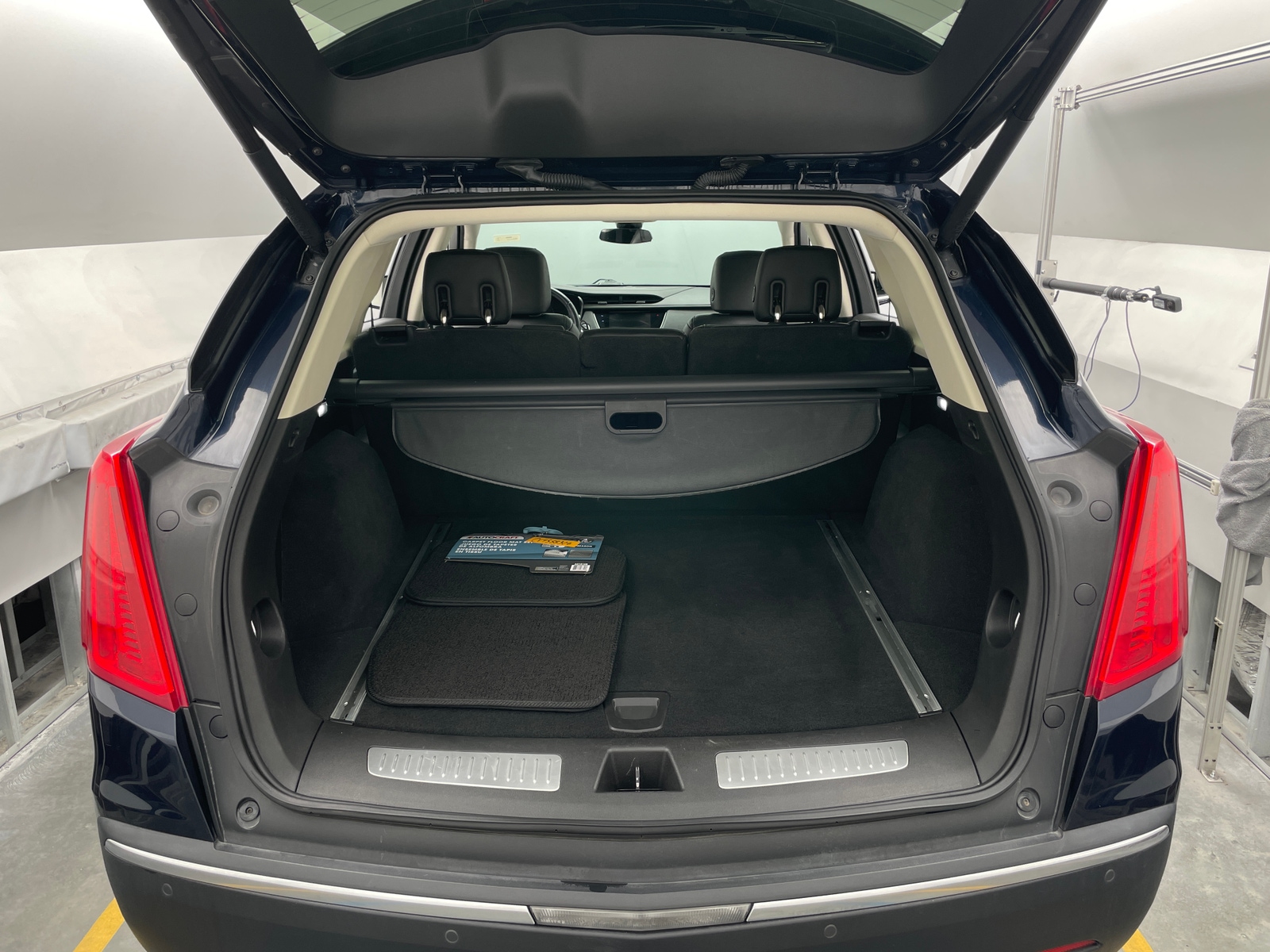 Thumbnail: 2017 Cadillac XT5 - 6