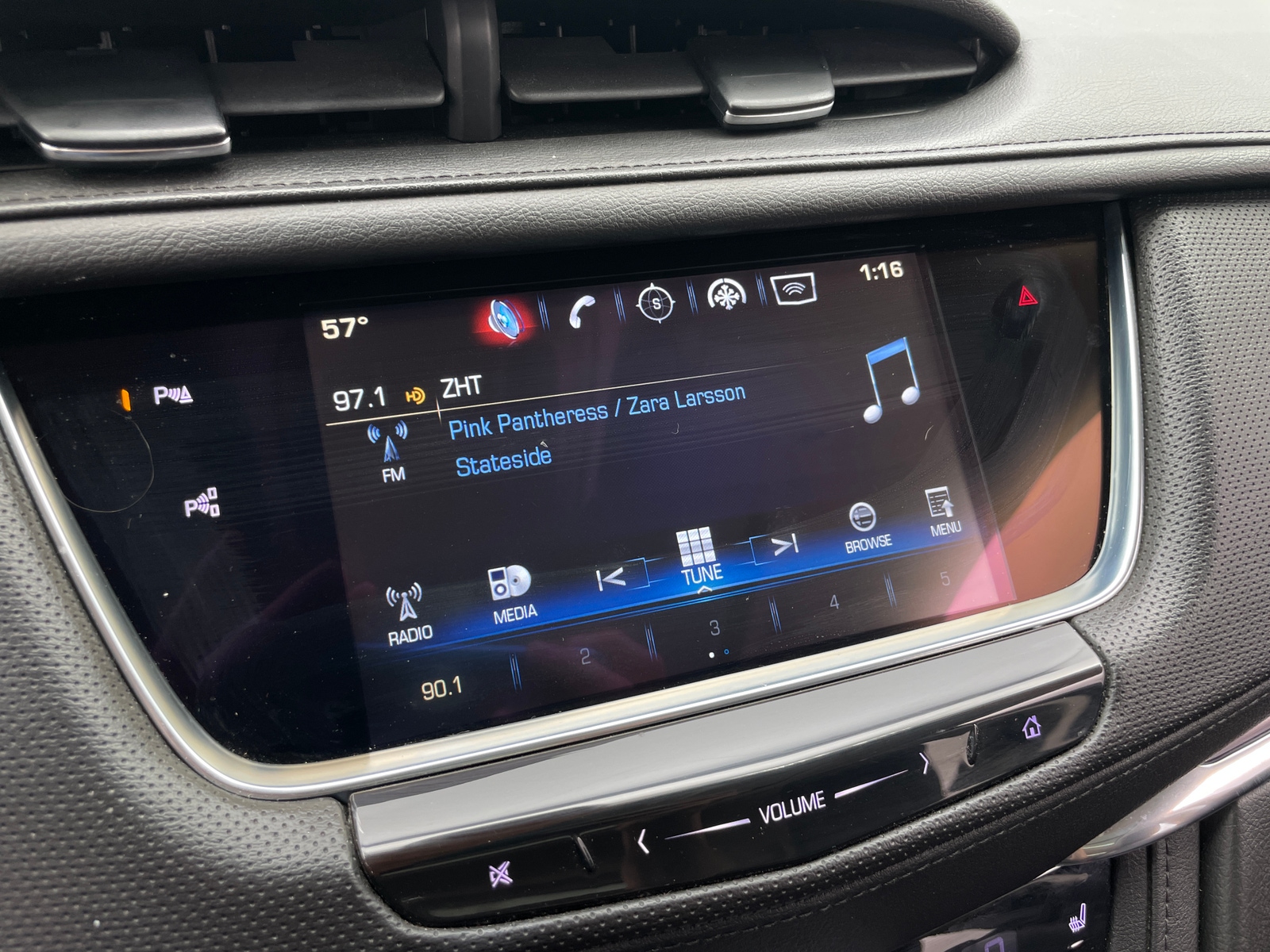 Thumbnail: 2017 Cadillac XT5 - 3