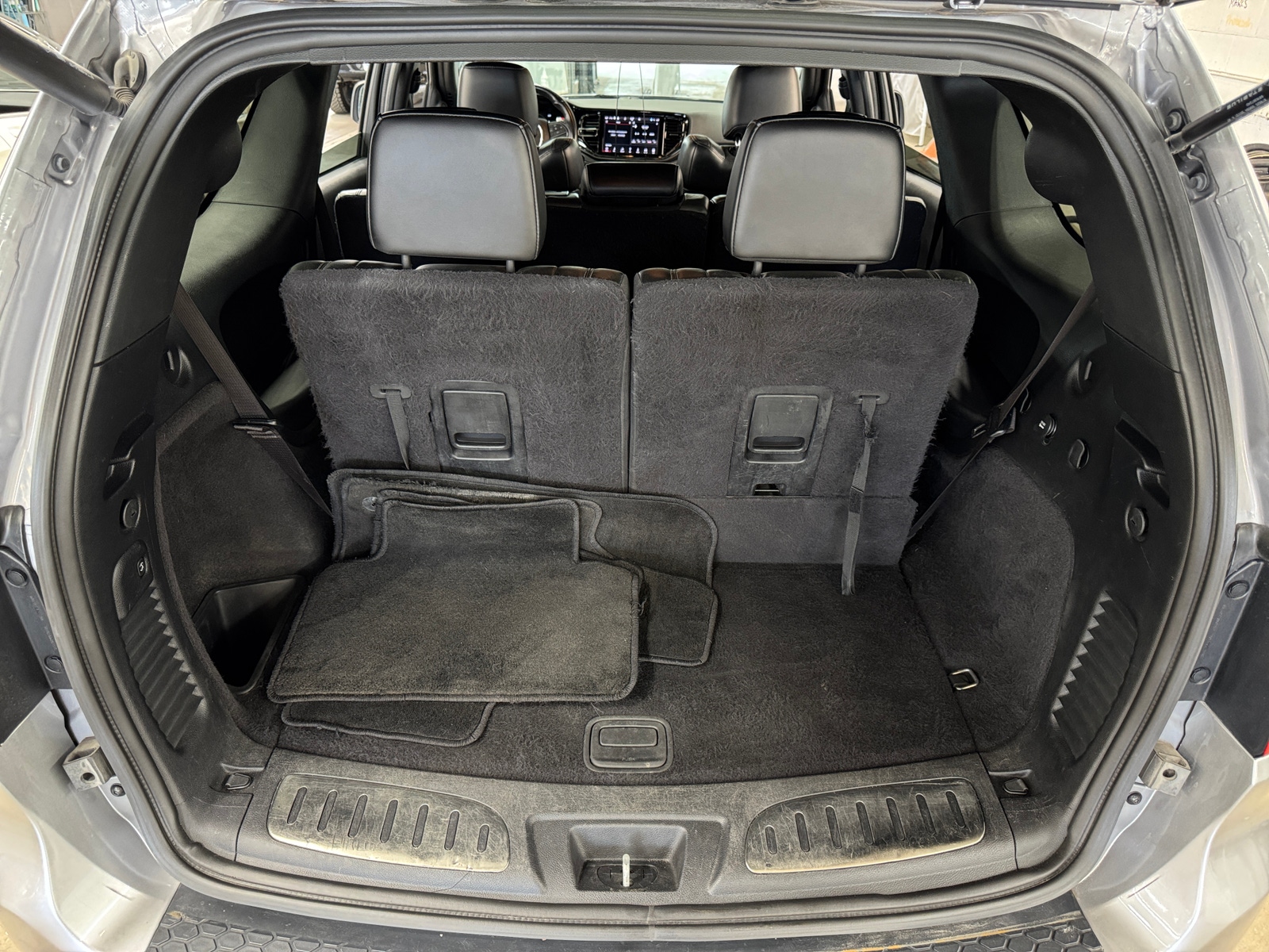 Thumbnail: 2021 Dodge Durango - 6