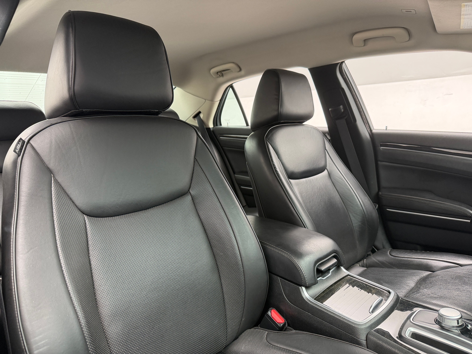 Thumbnail: 2018 Chrysler 300 - 2