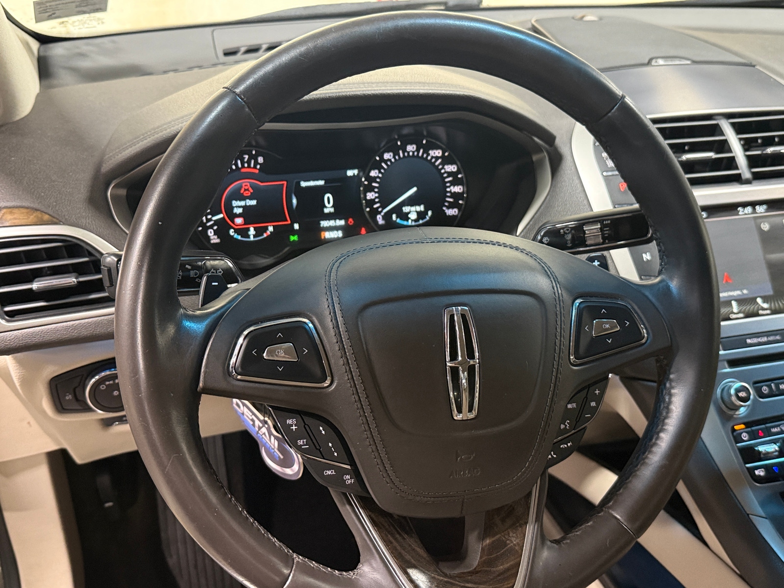 Thumbnail: 2017 Lincoln MKZ - 4
