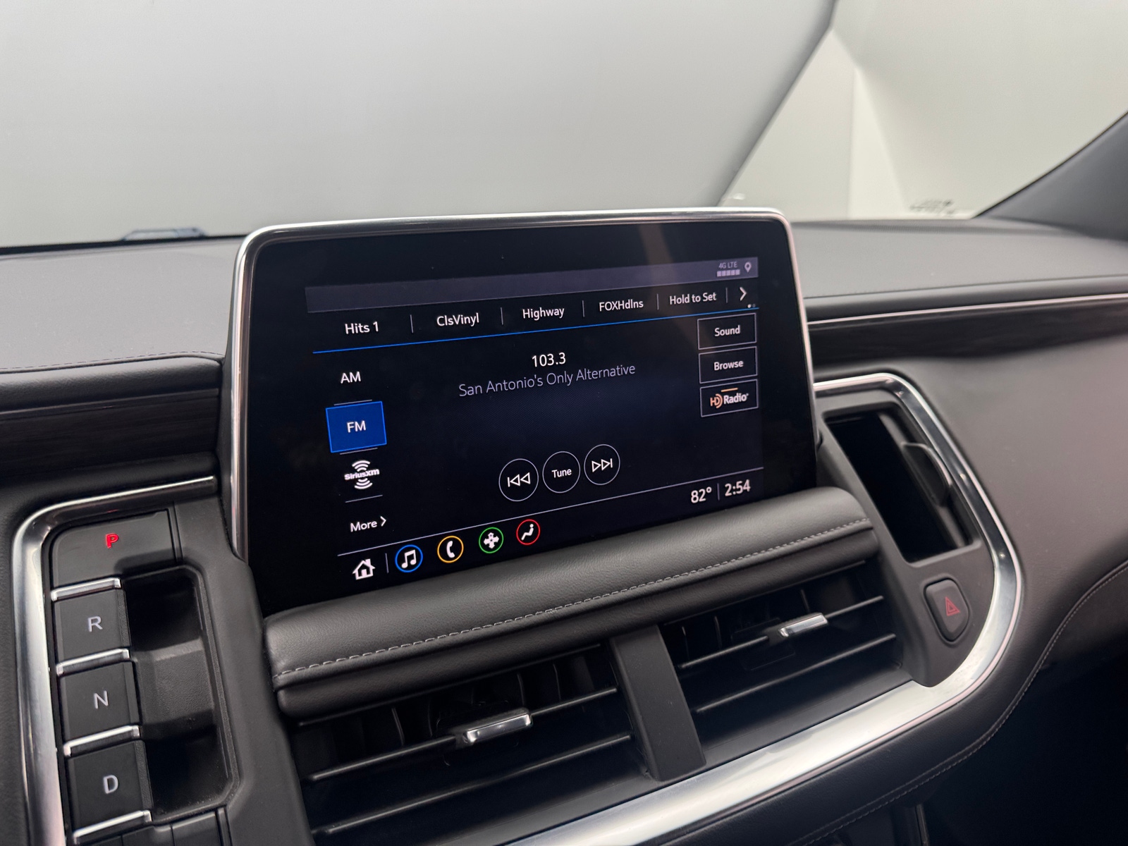 Thumbnail: 2021 Chevrolet Tahoe - 3