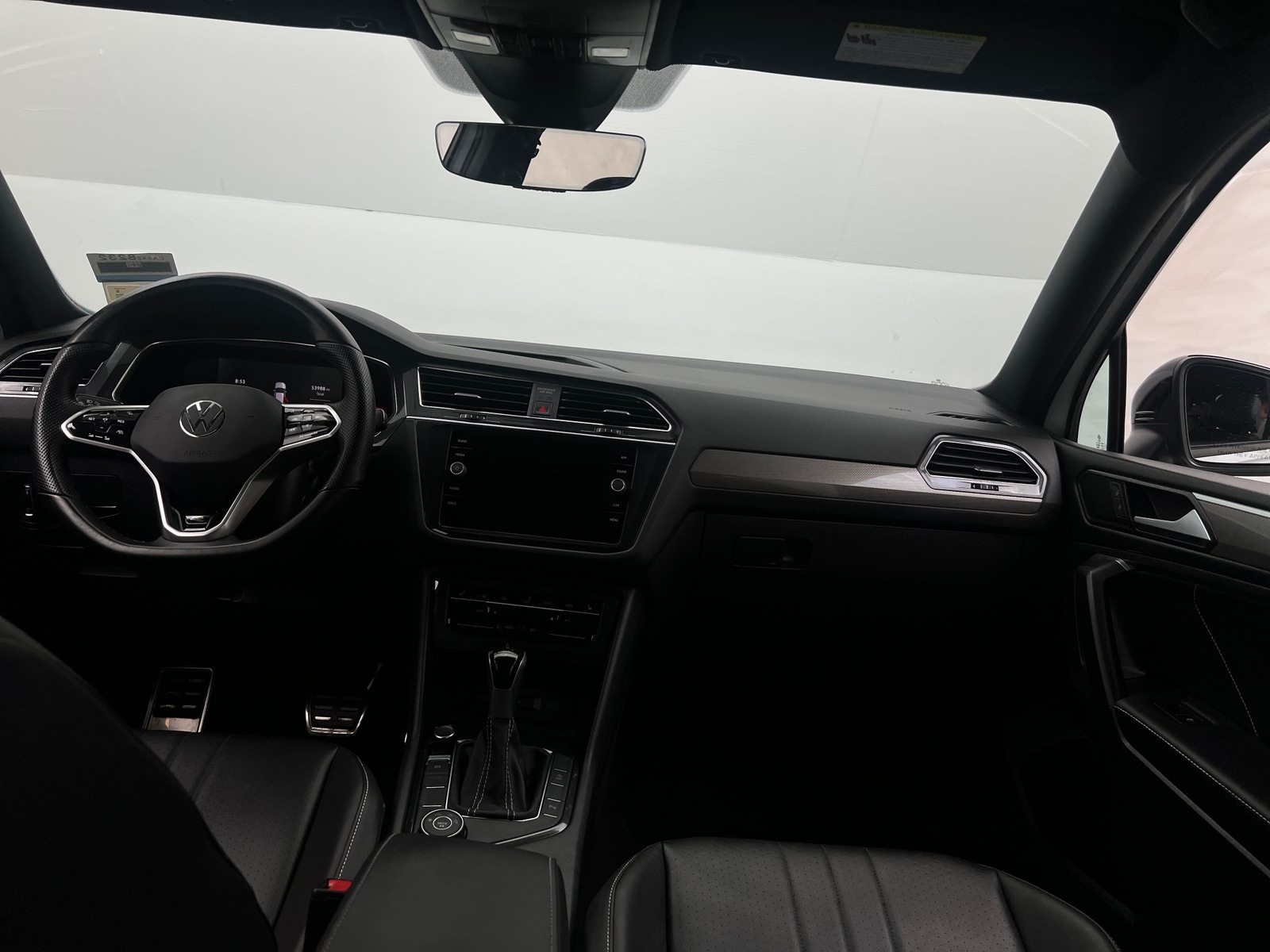 Thumbnail: 2022 Volkswagen Tiguan - 2