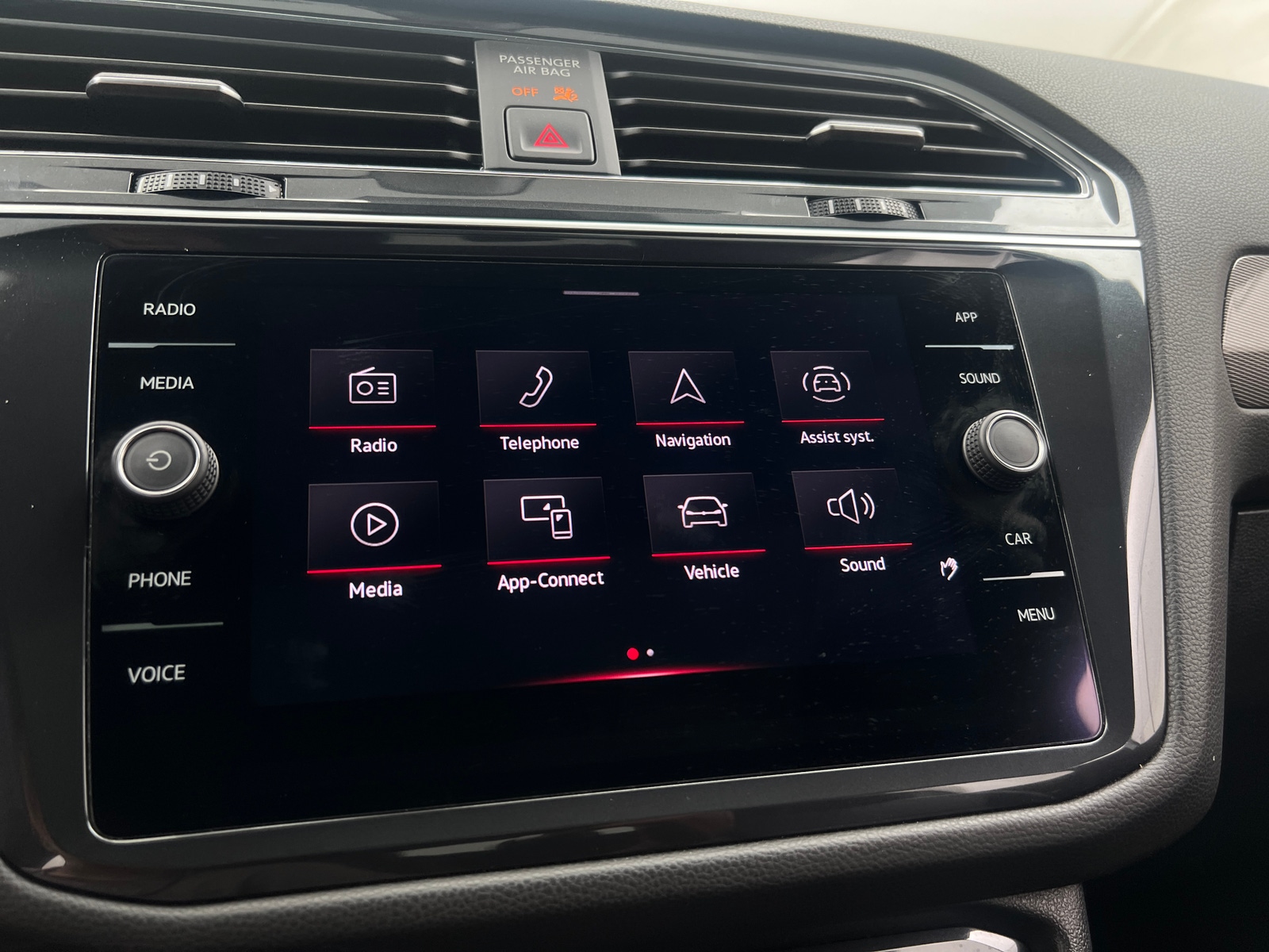 Thumbnail: 2022 Volkswagen Tiguan - 3