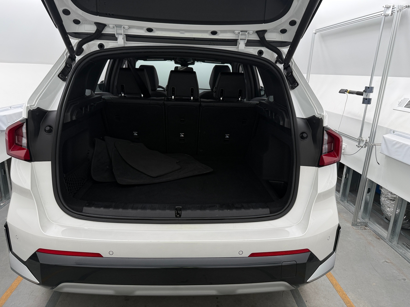 Thumbnail: 2026 BMW X1 - 6
