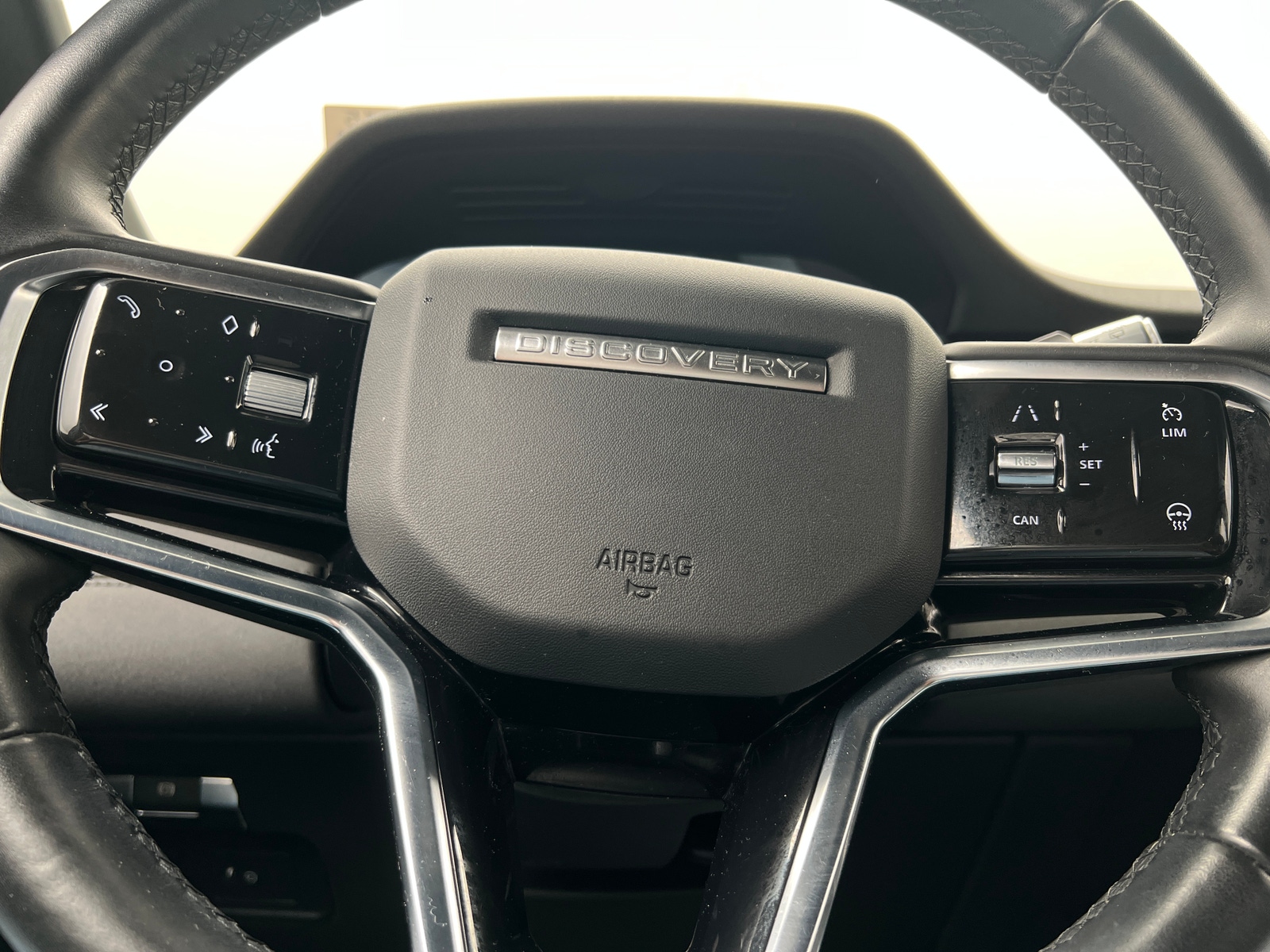 Thumbnail: 2021 Land Rover Discovery Sport - 4