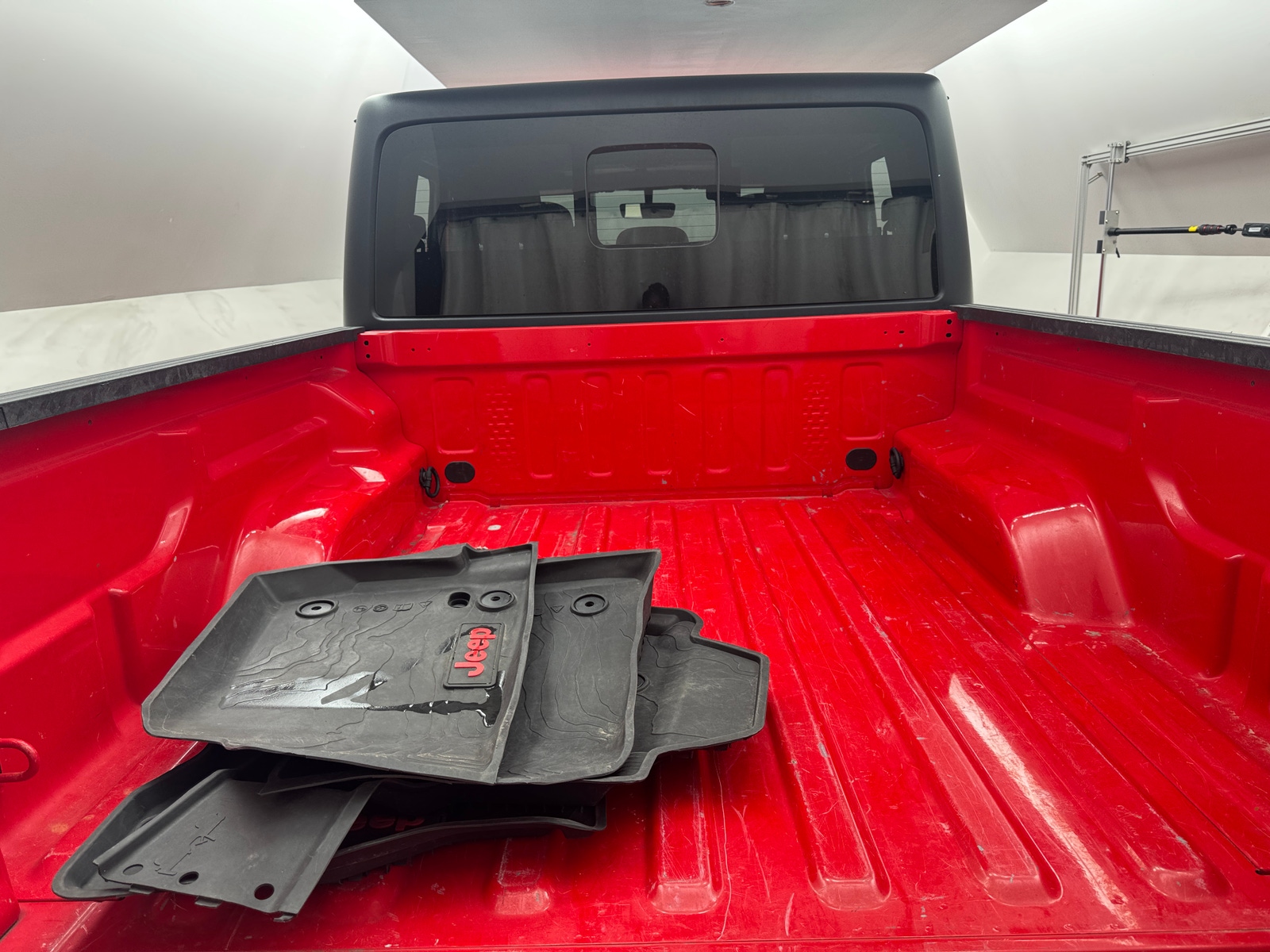 Thumbnail: 2023 Jeep Gladiator - 7