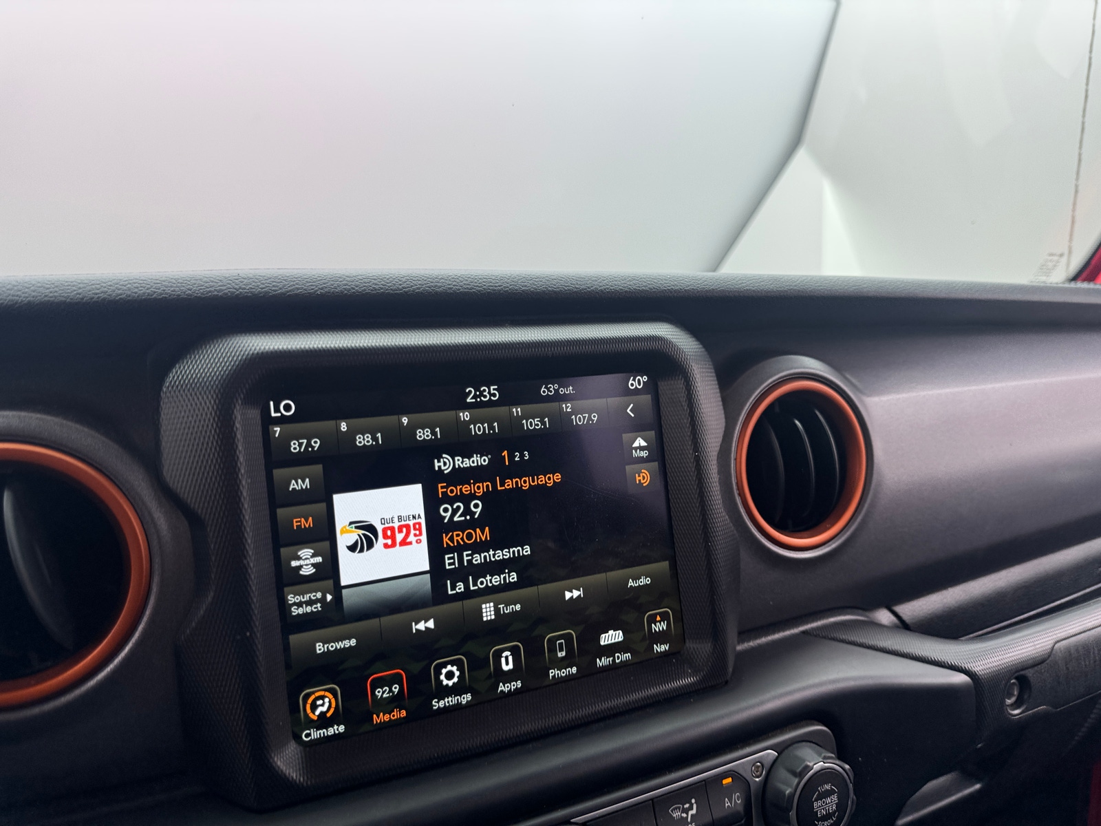 Thumbnail: 2023 Jeep Gladiator - 4