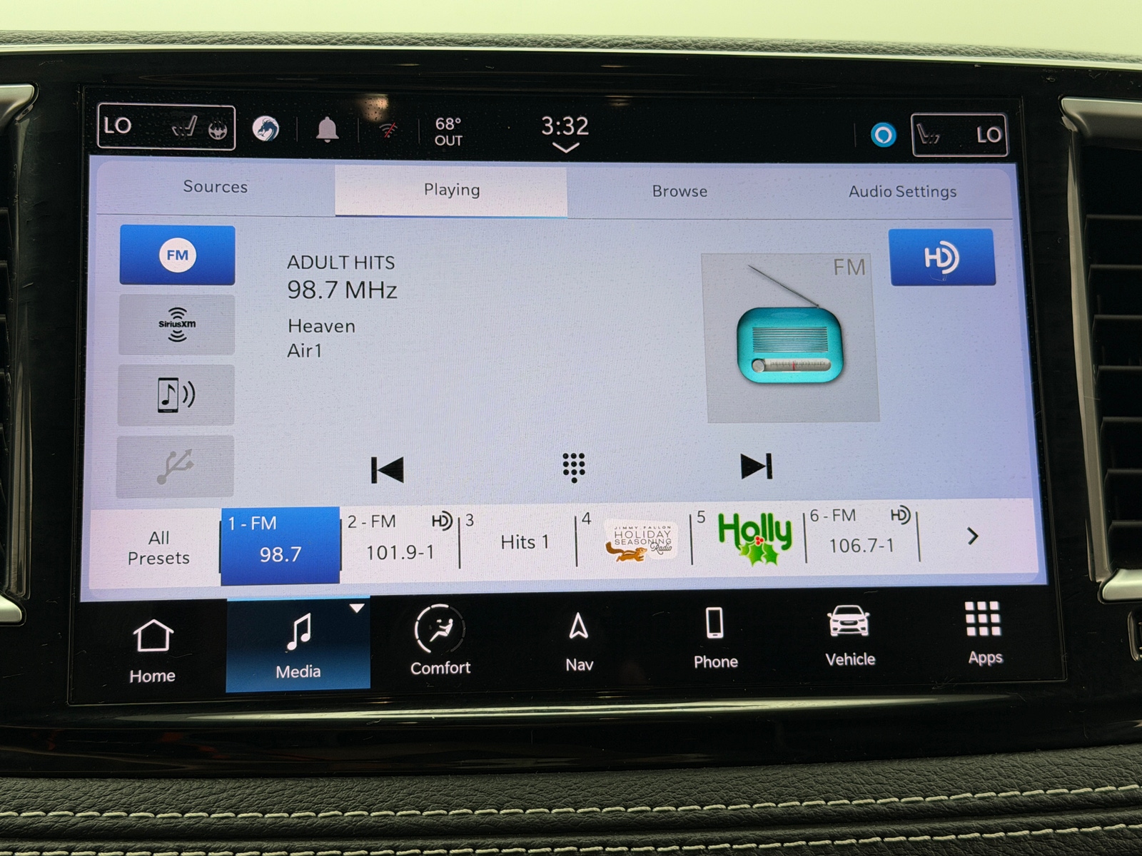 Thumbnail: 2022 Chrysler Pacifica - 3