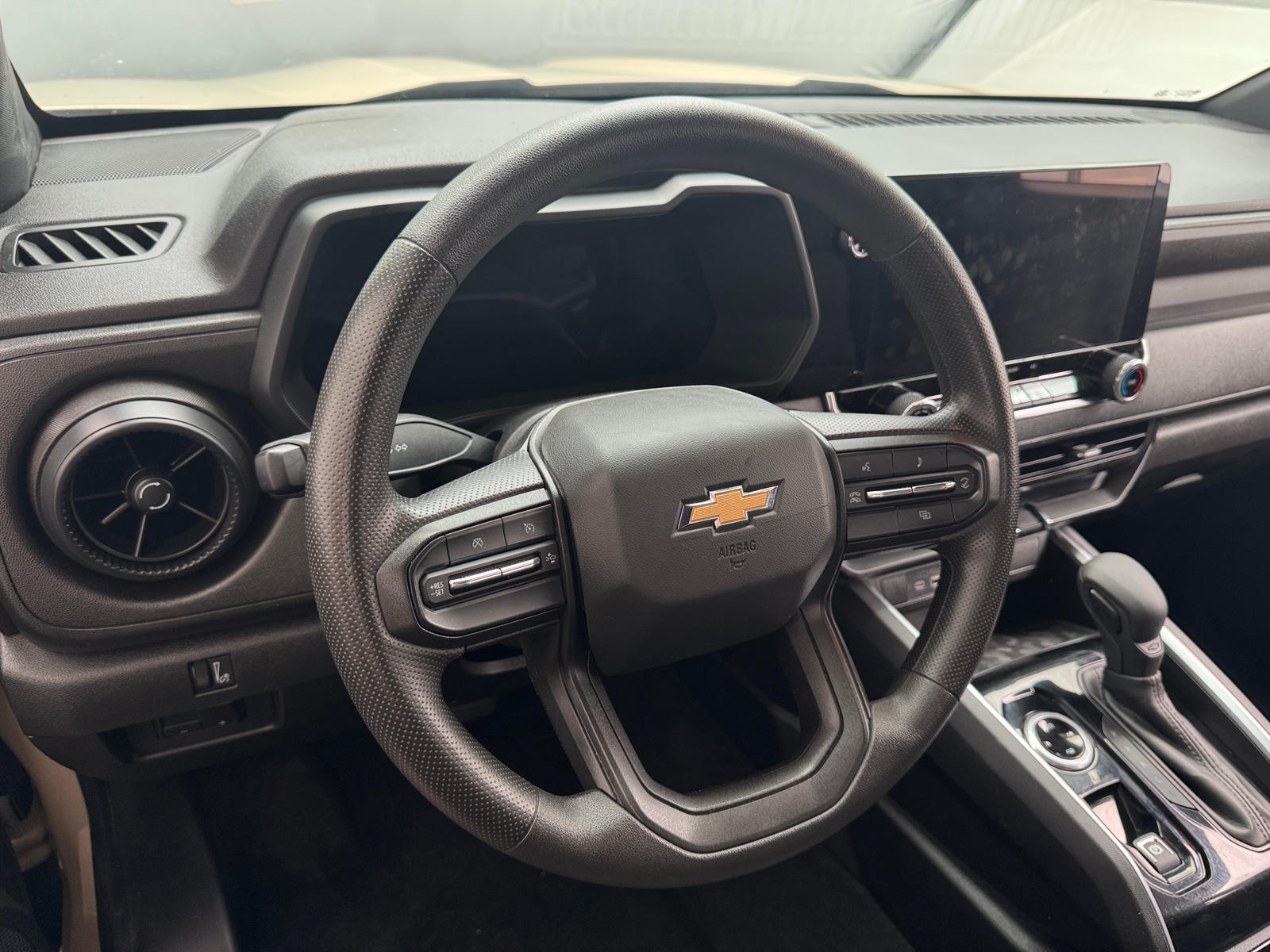 Thumbnail: 2024 Chevrolet Colorado - 5