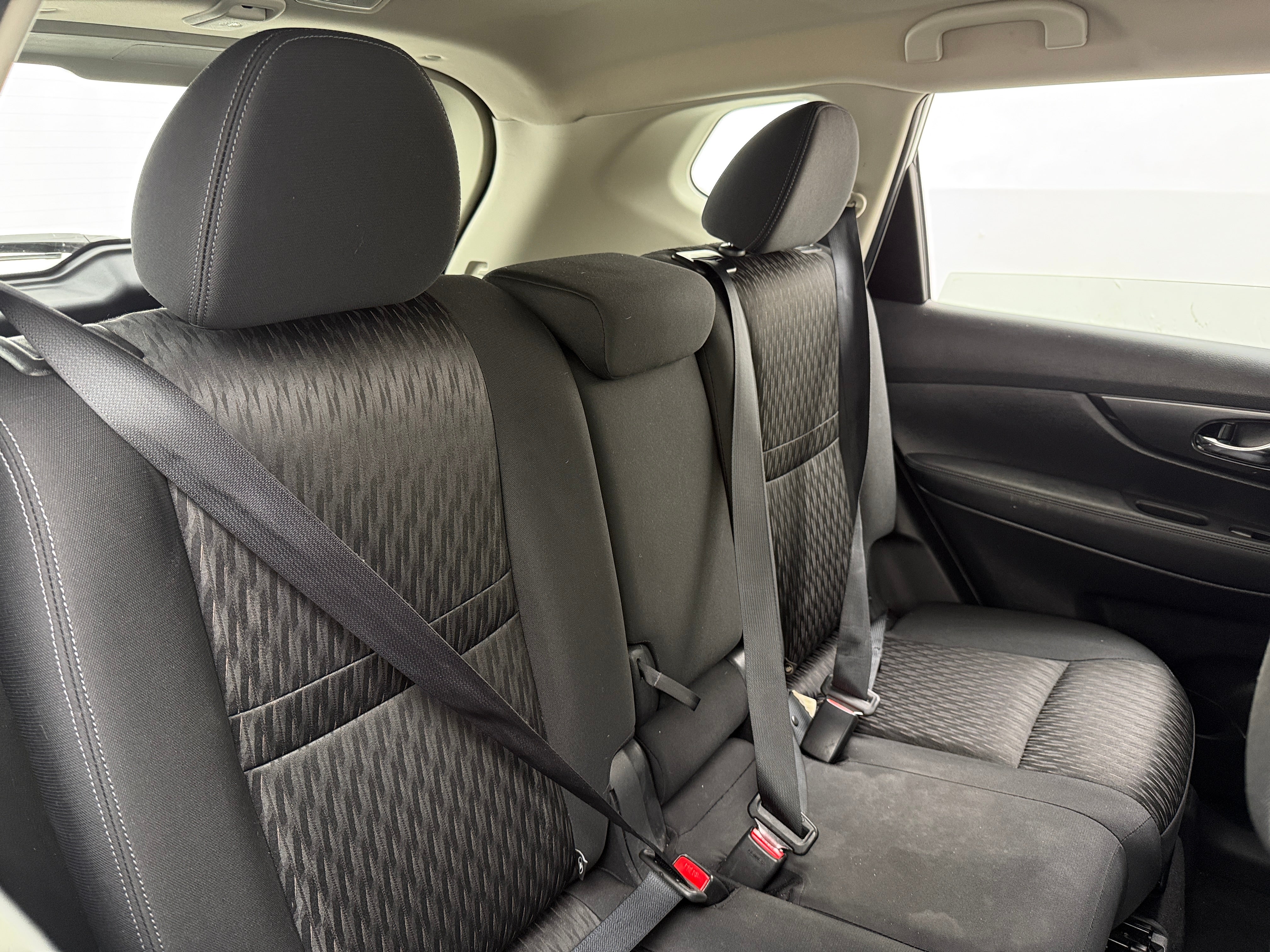 Used 2017 Nissan Rogue S with VIN KNMAT2MV3HP545321 for sale in Pewaukee, WI