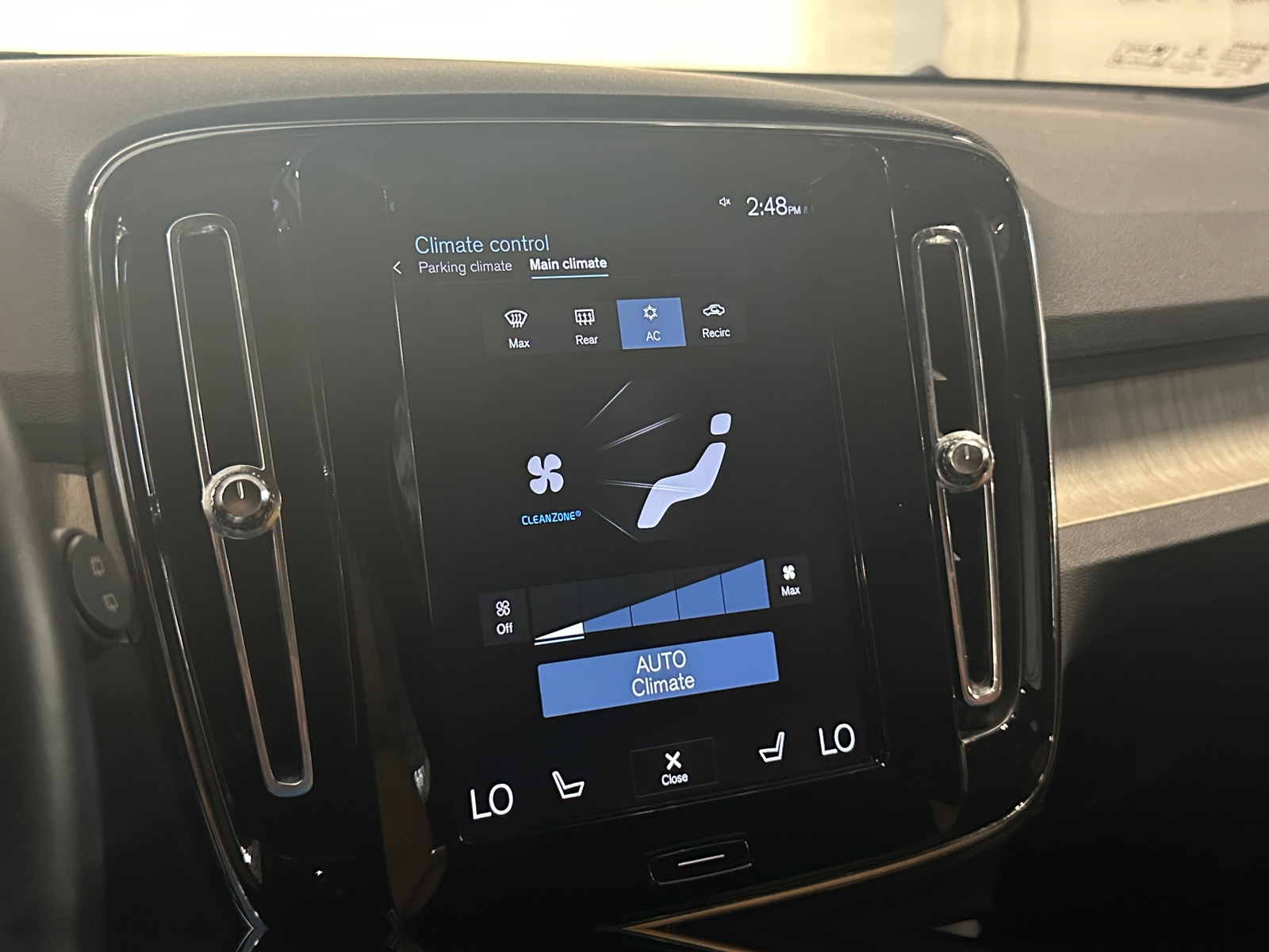 Thumbnail: 2019 Volvo XC40 - 3