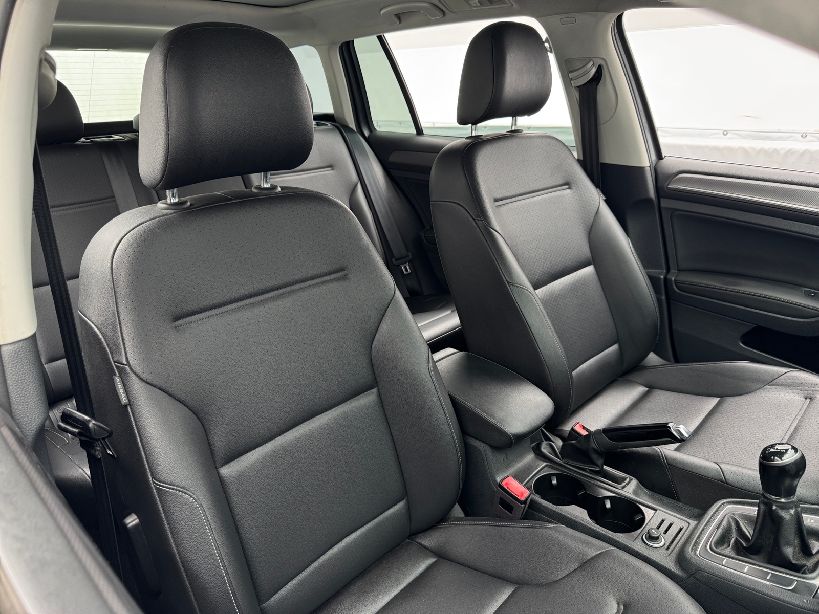 Thumbnail: 2019 Volkswagen Golf - 2
