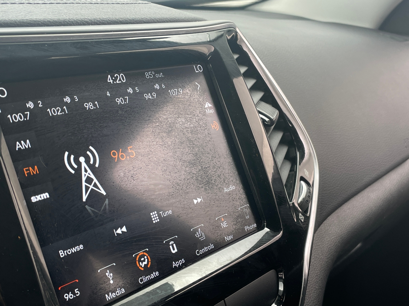 Thumbnail: 2019 Jeep Cherokee - 4