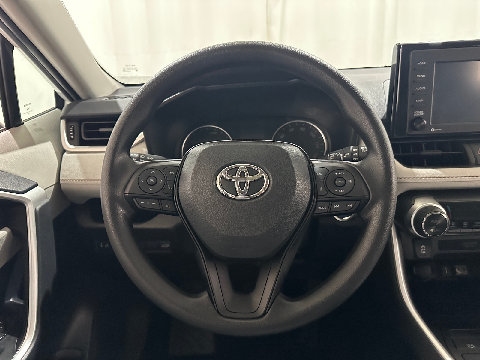 Thumbnail: 2022 Toyota RAV4 - 5