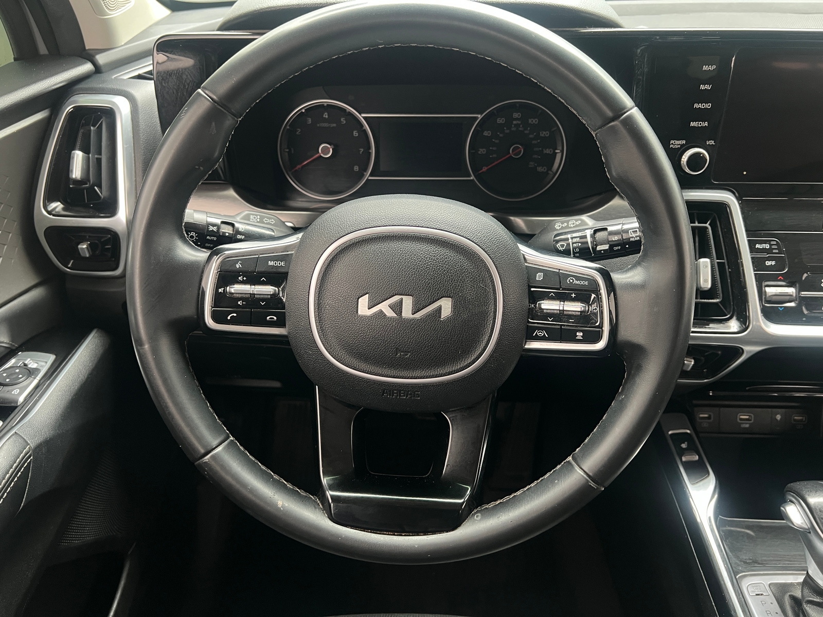 Thumbnail: 2022 Kia Sorento - 4