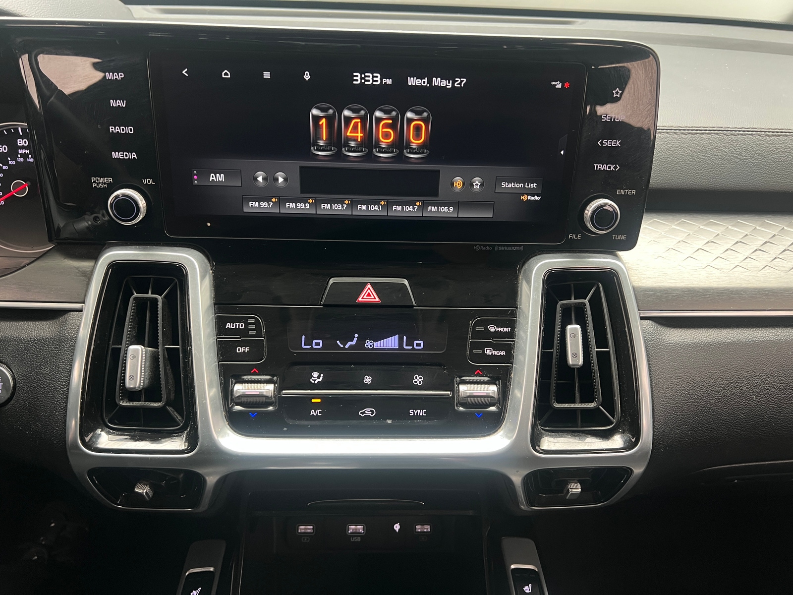 Thumbnail: 2022 Kia Sorento - 3