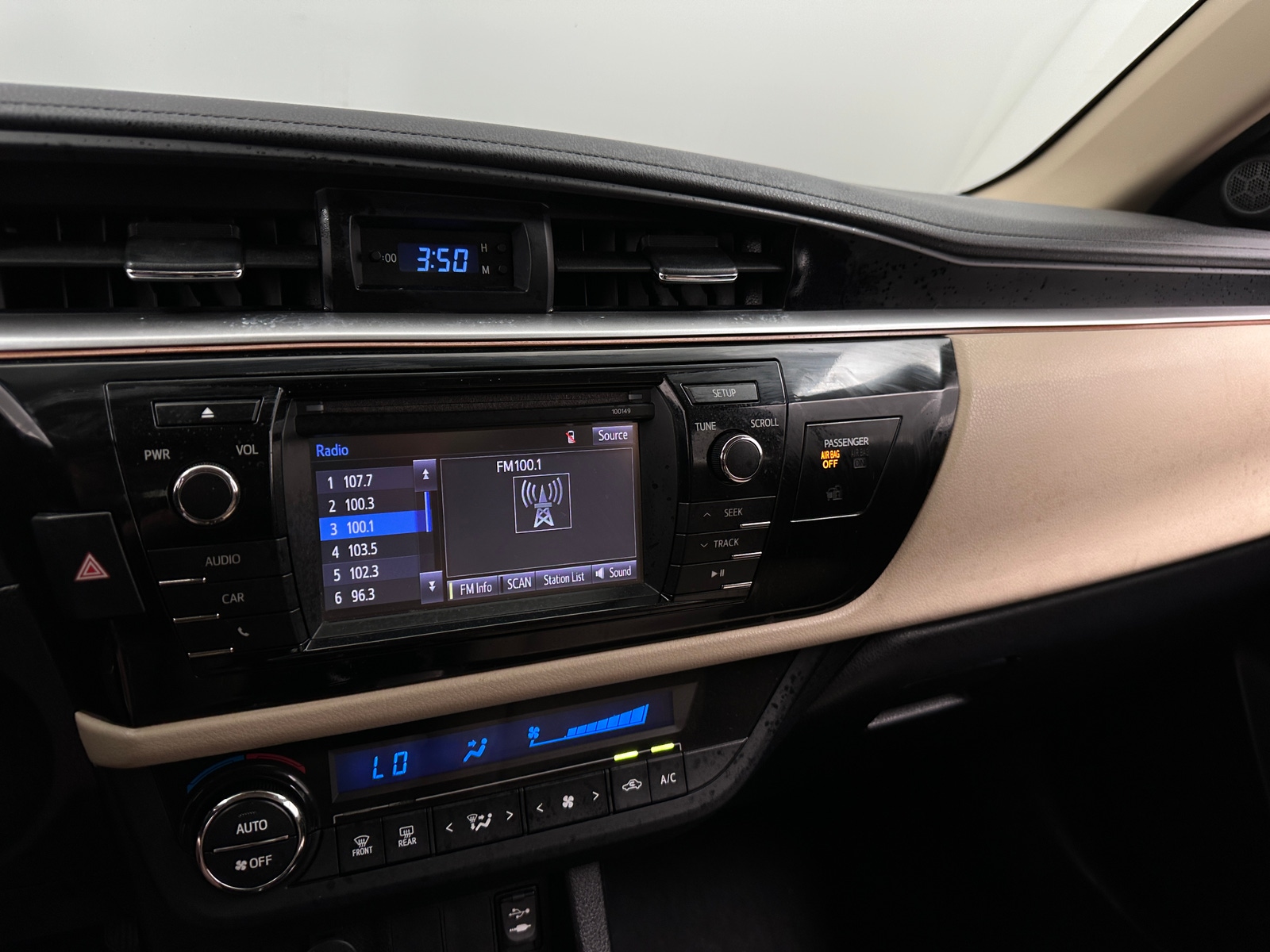 Thumbnail: 2015 Toyota Corolla - 4