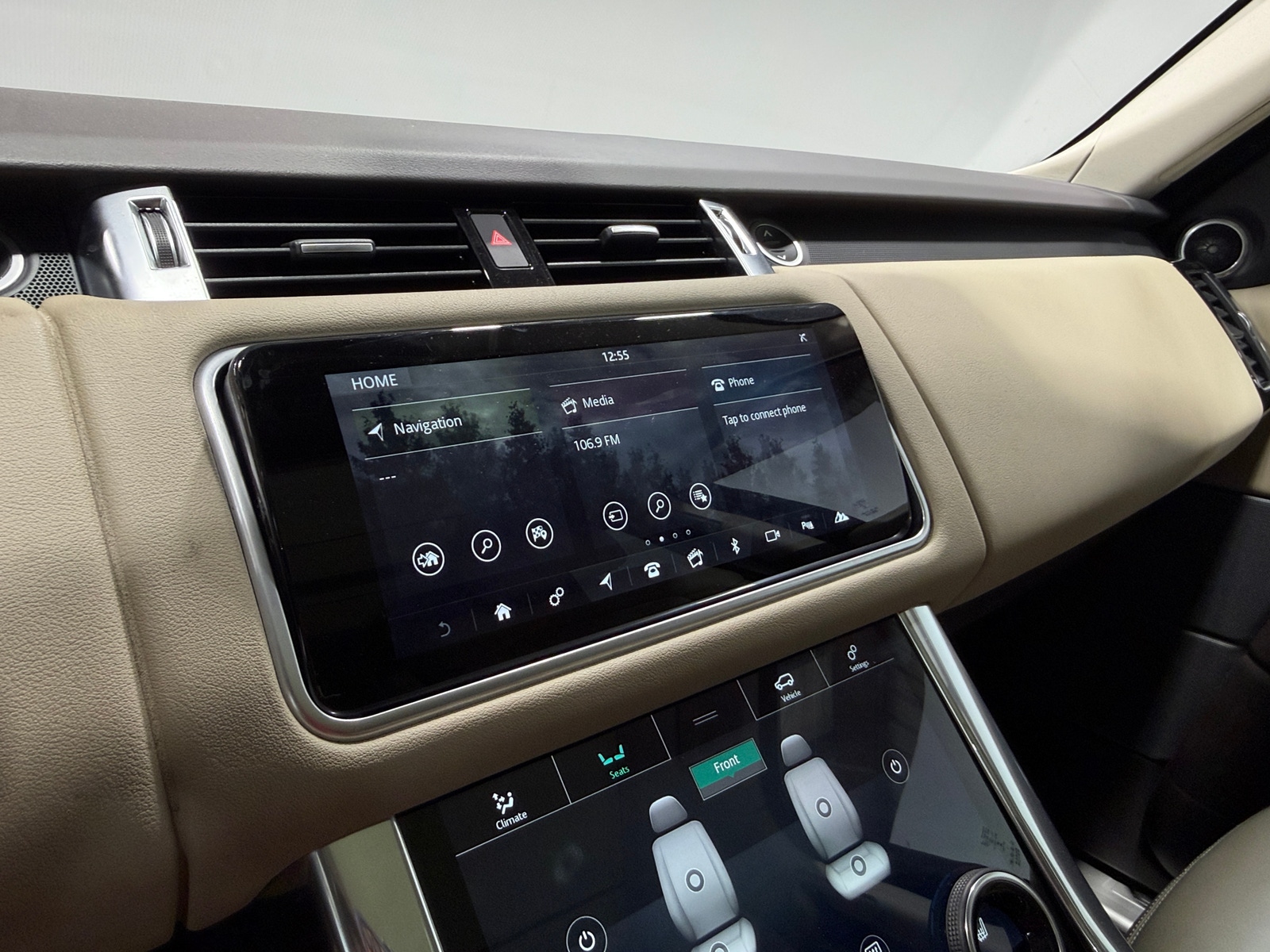 Thumbnail: 2019 Land Rover Range Rover Sport - 3