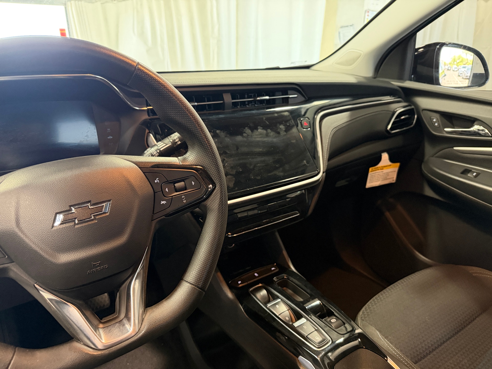 Thumbnail: 2023 Chevrolet Bolt EUV - 4