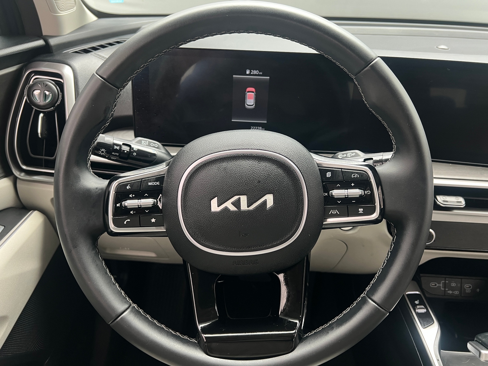 Thumbnail: 2024 Kia Sorento - 4