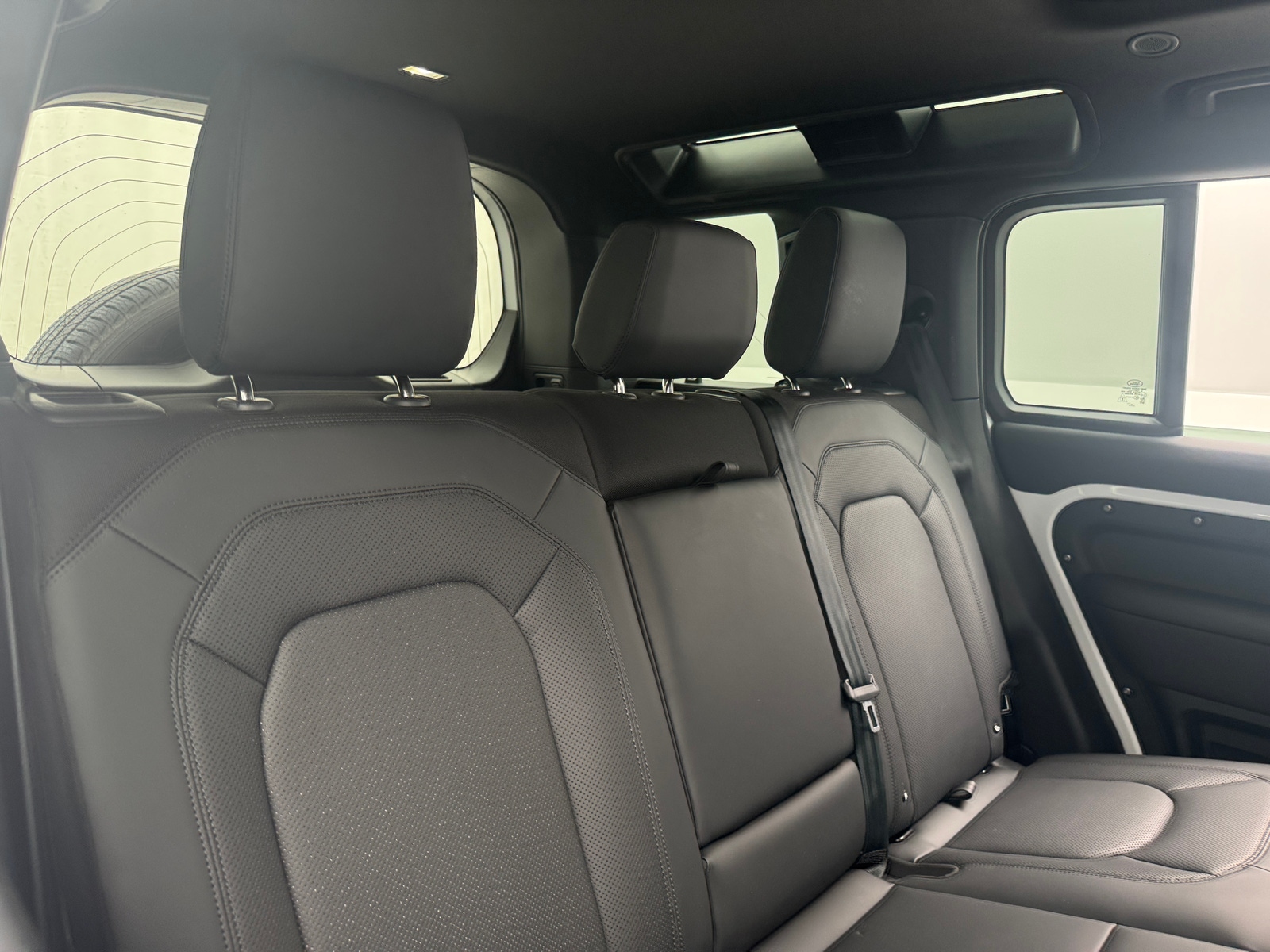 Thumbnail: 2025 Land Rover Defender - 5