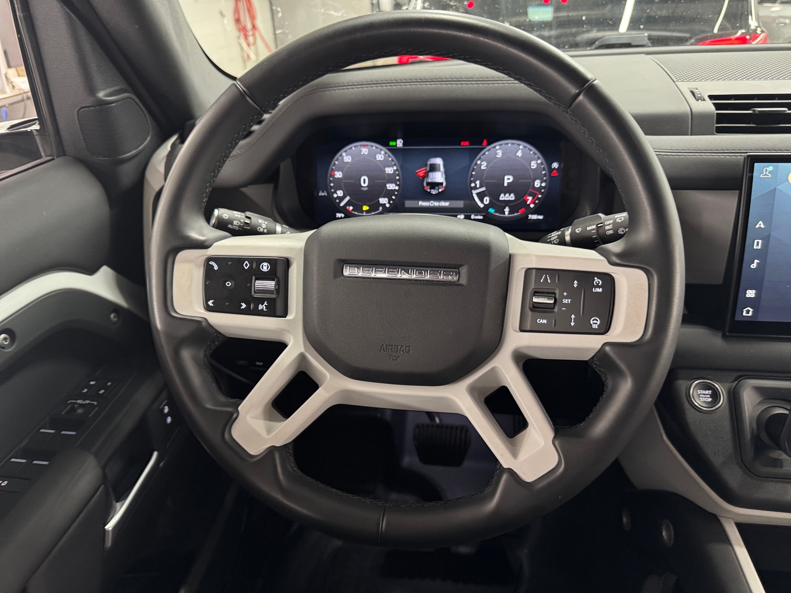 Thumbnail: 2025 Land Rover Defender - 4
