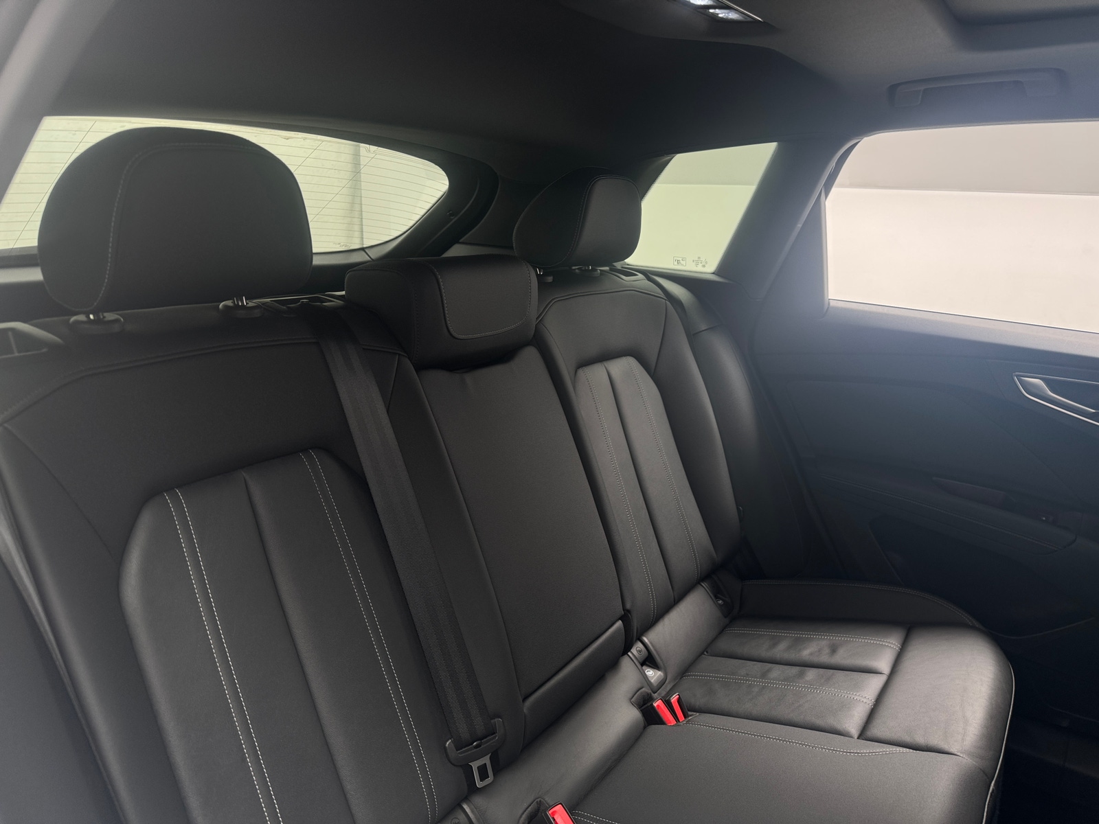 Thumbnail: 2023 Audi Q4 e-tron - 5