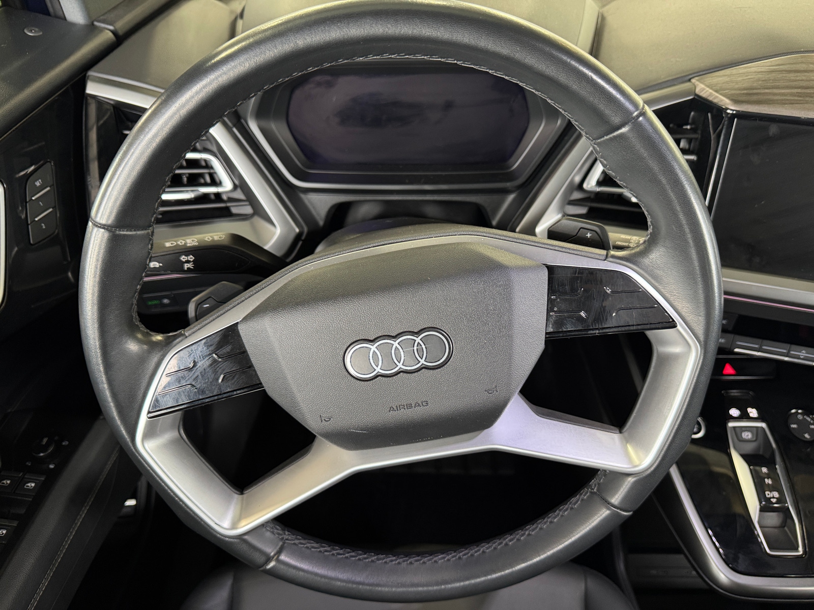 Thumbnail: 2023 Audi Q4 e-tron - 4