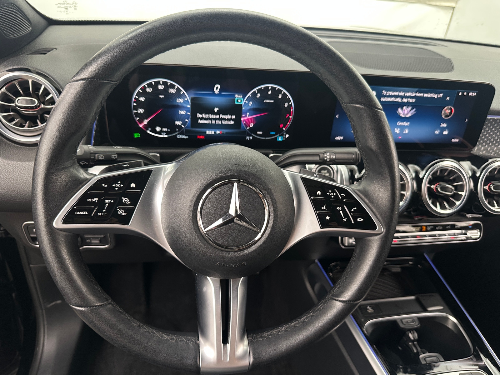 Thumbnail: 2025 Mercedes-Benz GLB - 4