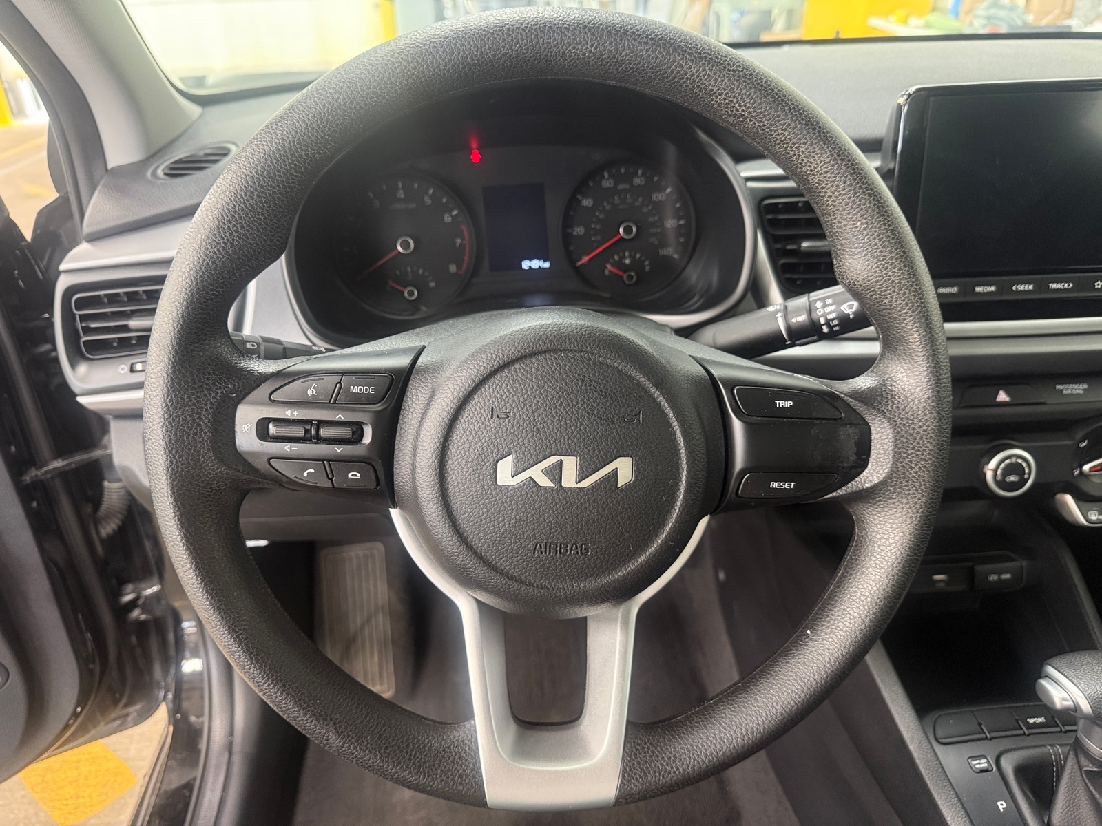 Thumbnail: 2023 Kia Rio - 5