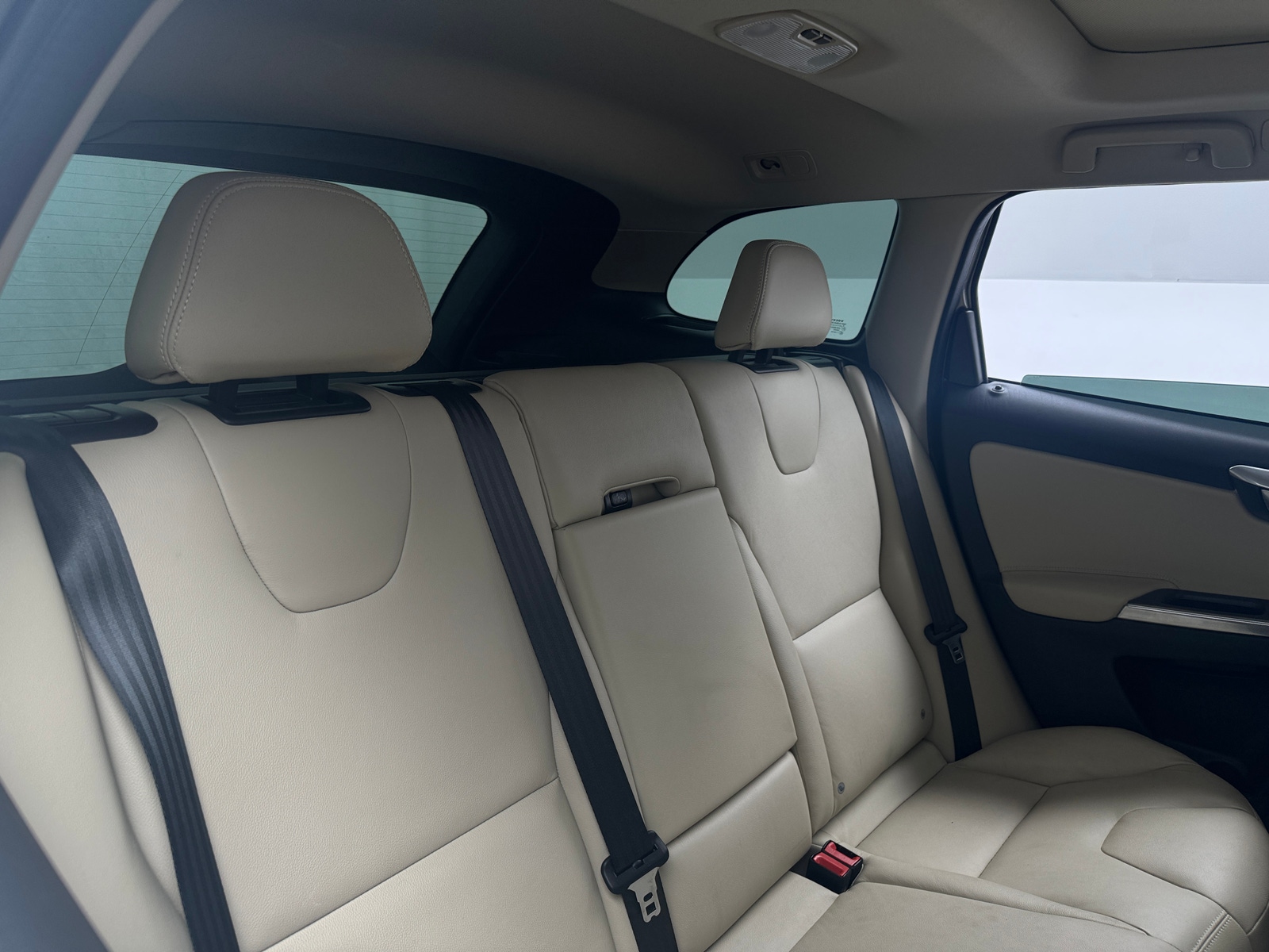 Thumbnail: 2016 Volvo XC60 - 6