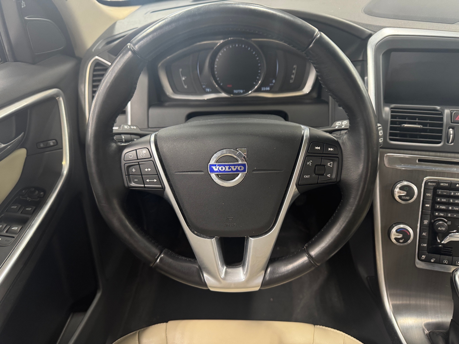 Thumbnail: 2016 Volvo XC60 - 5