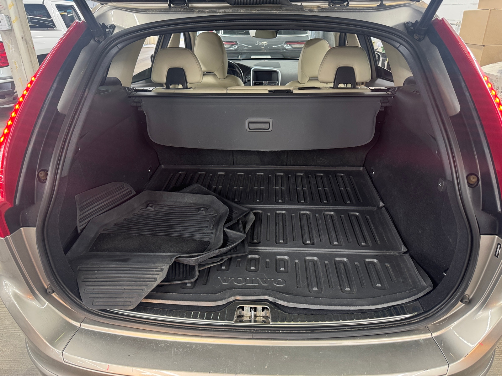 Thumbnail: 2016 Volvo XC60 - 7