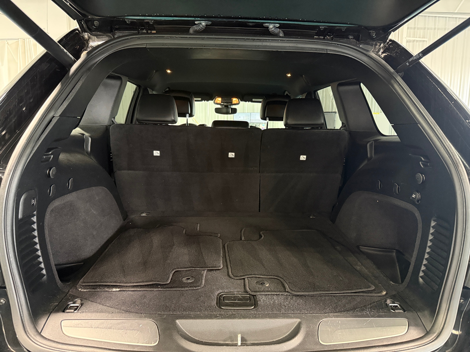 Thumbnail: 2019 Jeep Grand Cherokee - 6