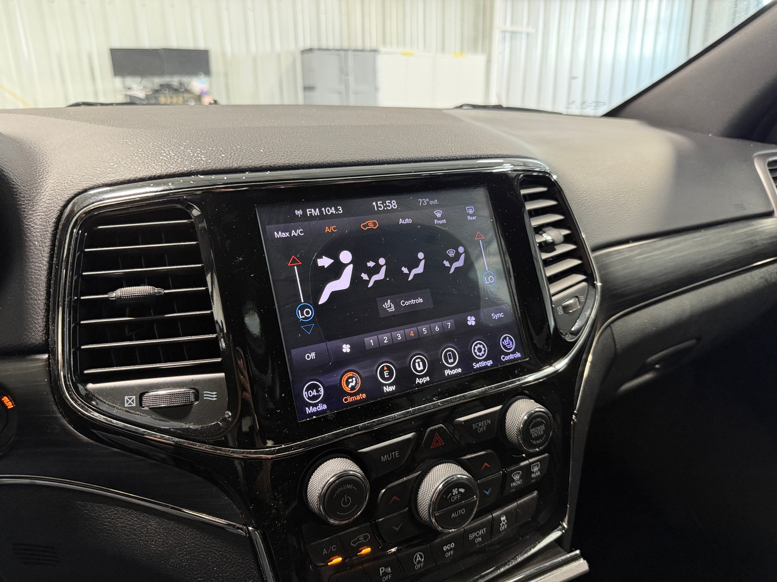 Thumbnail: 2019 Jeep Grand Cherokee - 3