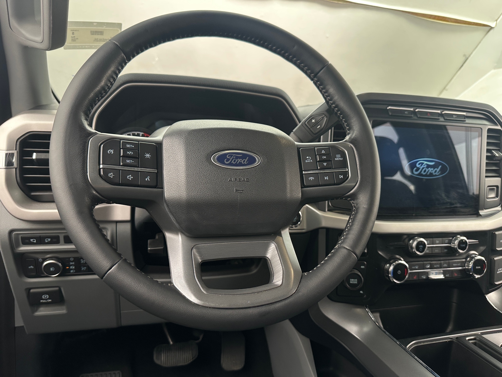 Thumbnail: 2022 Ford Econoline - 5