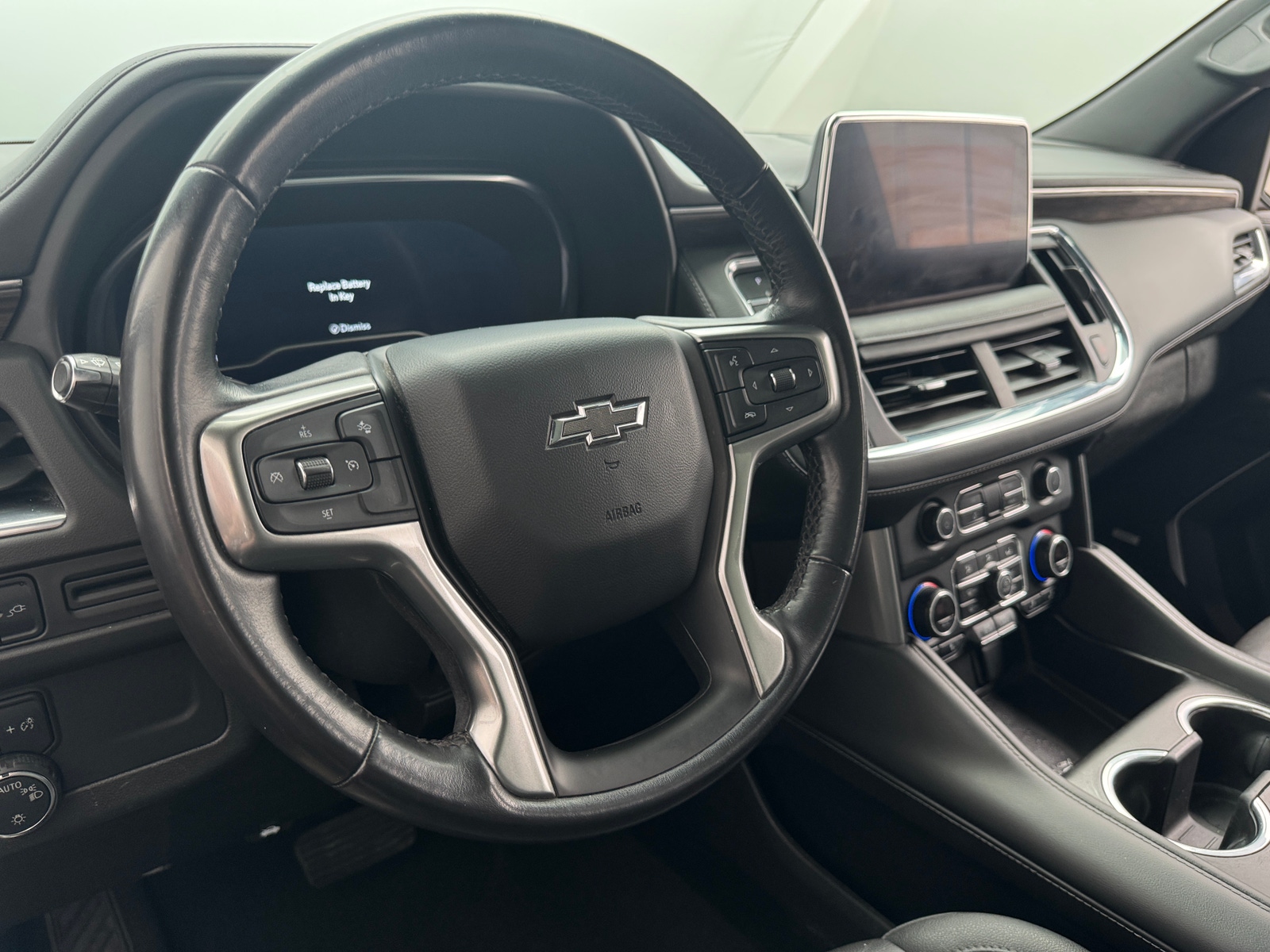 Thumbnail: 2022 Chevrolet Tahoe - 4
