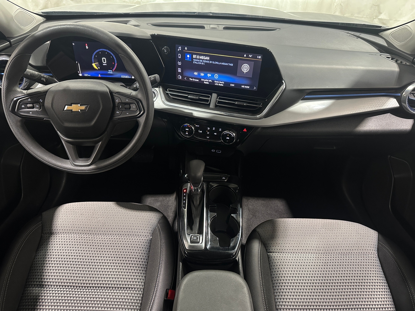 Thumbnail: 2025 Chevrolet Trax - 3